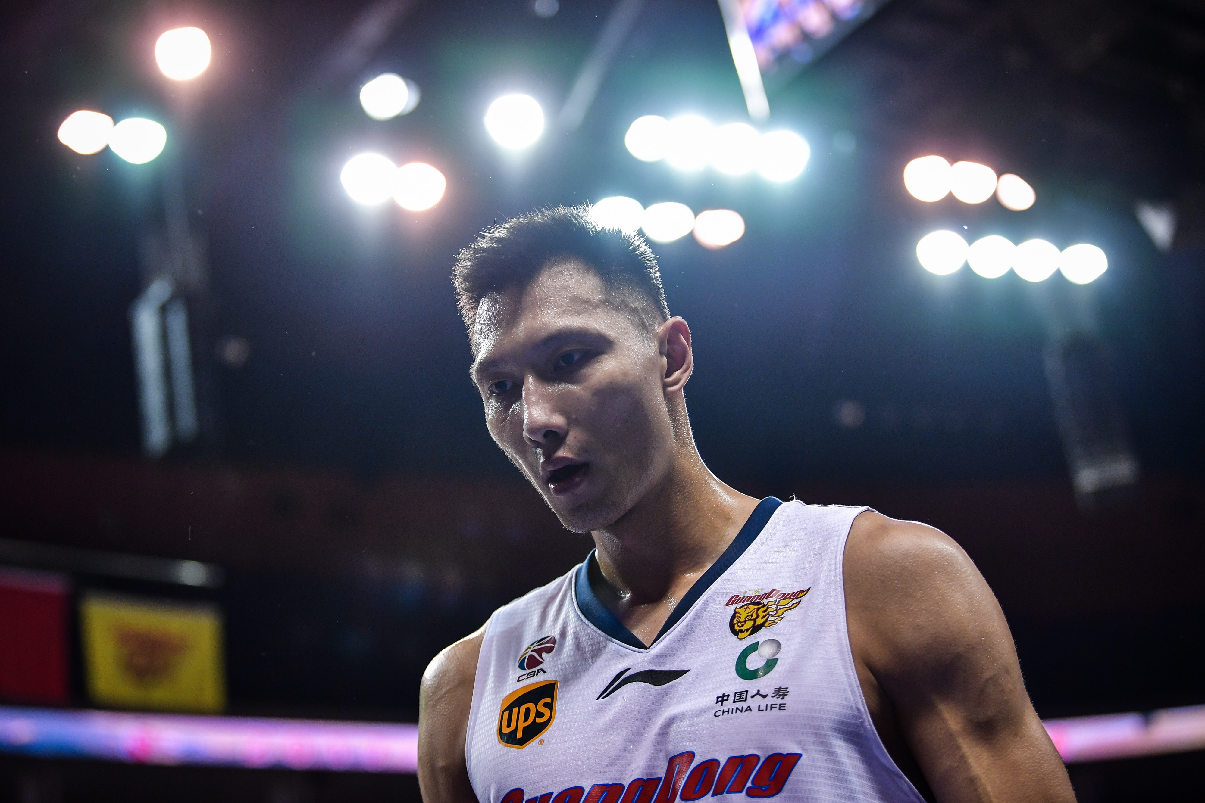 国际经济预测-4年前的今天：易建联生涯总得分突破12000分 本土球员仅此一人