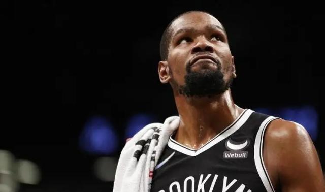 国际经济预测-失误次数仍困扰杜兰特 KD：对手每次都5个人防我